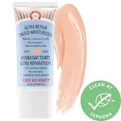 First Aid Beauty - Ultra Repair Tinted Moisturizer