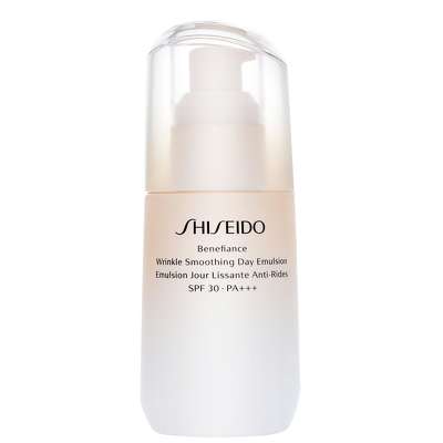 Shiseido - Day And Night Creams Benefiance: Wrinkle Smoothing Day Emulsion SPF30